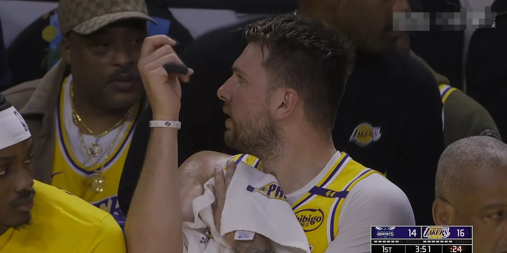 美国队教练压力巨大！，东契奇遭遇十二持续失利赛场气氛高涨的简单介绍