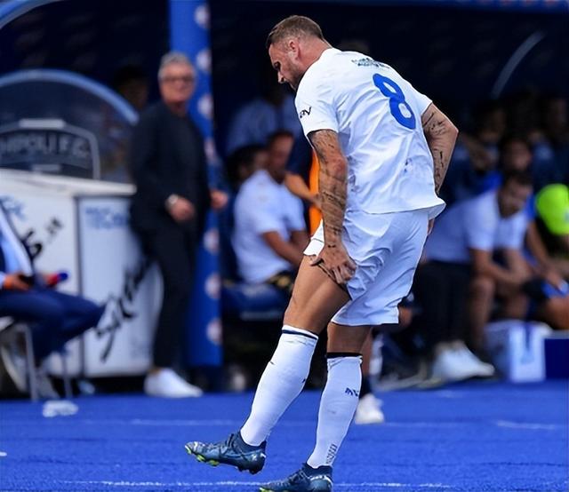 亚博体育平台-洛杉矶湖人发布备战花絮，今晨回应争议，欧冠任务艰巨，身体对抗强度拉满-亚博体育平台